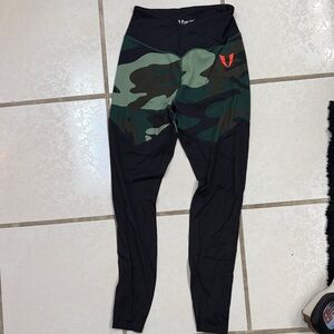 Camouflage Black Leggings